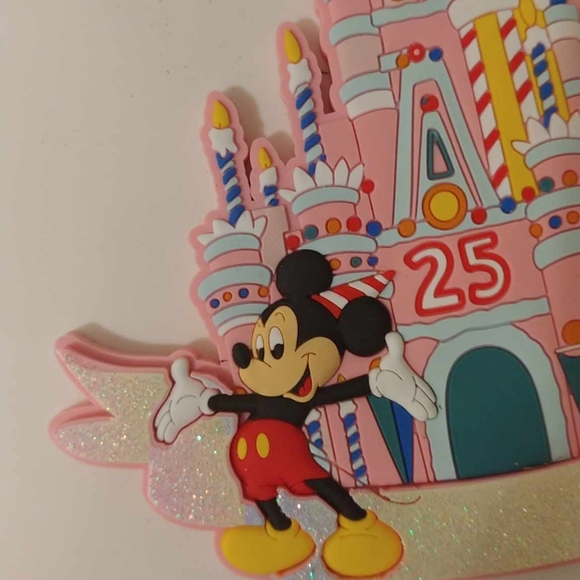 💖FIRM! NWT DISNEY PARKS WDW 50TH ANNIVERSARY VAULT COLLECTION BIRTHDAY CAKE 25T - Picture 6 of 10
